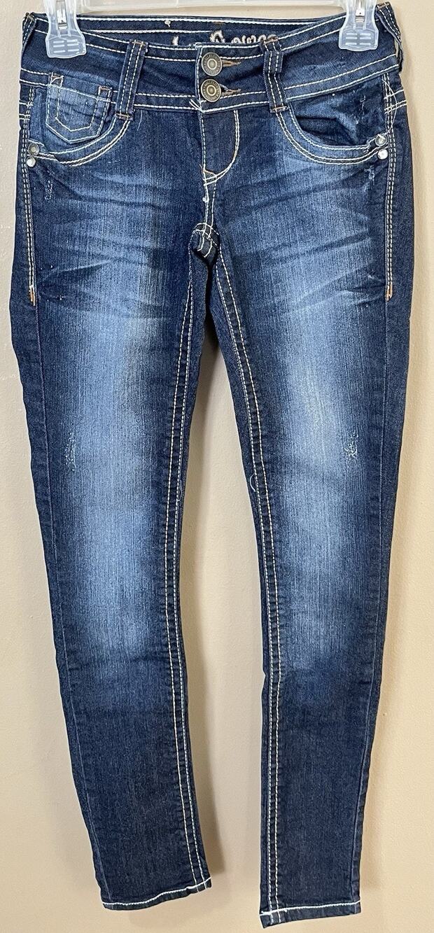 WallFlower Jeans Women's Size 0 W26 L29 Embroidered Rhinestone Bling Pocket NWOT